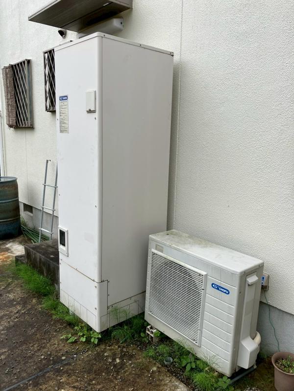 撤去前のエコキュート